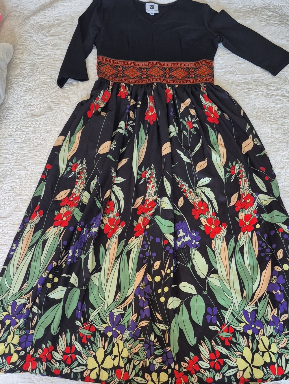 Vicky and Lucas women's Medium maxi dress 3/4 sleeve bright colorful skirt